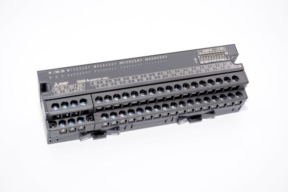 Kompakt E/A Modul AJ65SBTB1-32D1