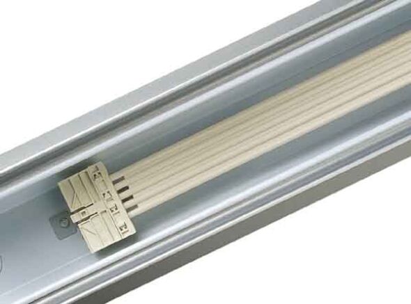 Tragschiene mit DV 4MX056 582 5x1.5 WH